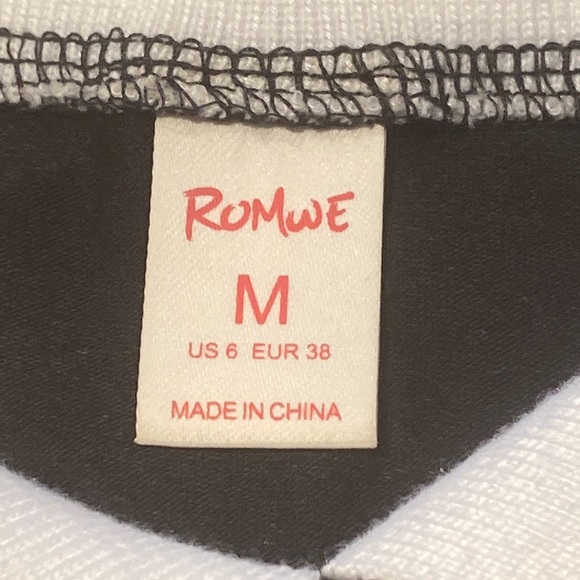 💞GRAPHIC T-SHIRT💞 - Picture 2 of 2